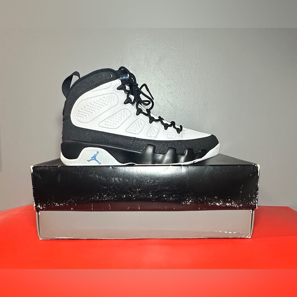 Size 9 - Jordan 9 Retro University Blue
